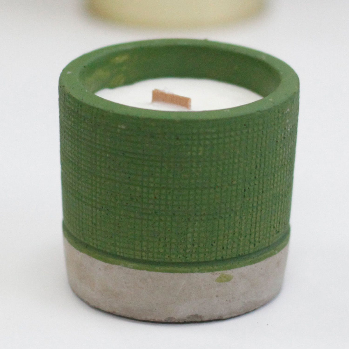 Concrete Woodwick Candle – Sea Moss & Herbs
