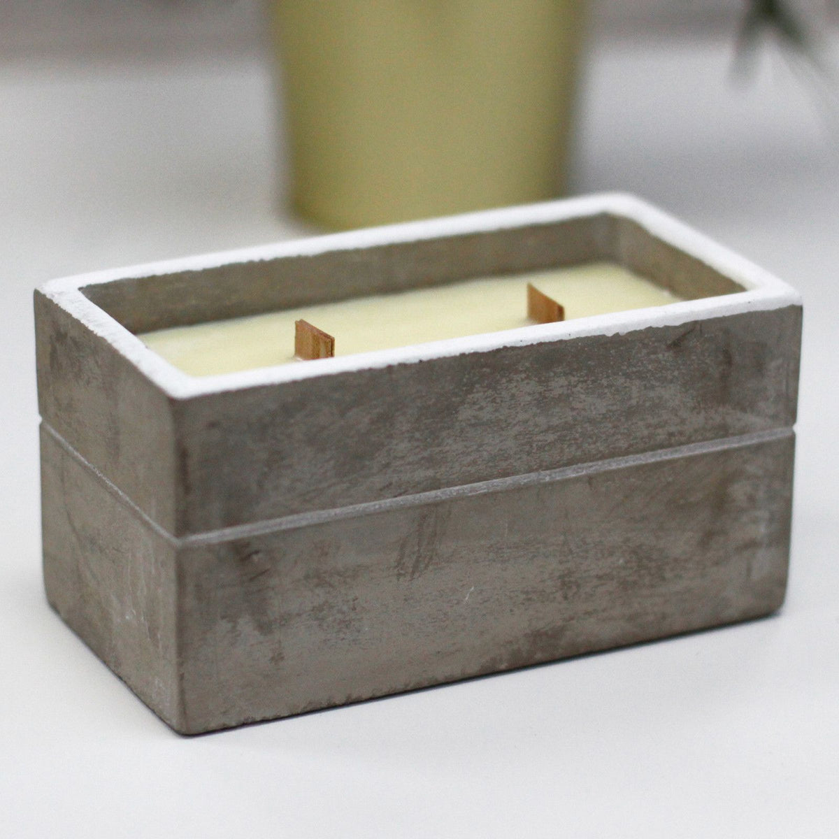 Concrete Woodwick Candle – Spiced South Sea Lime
