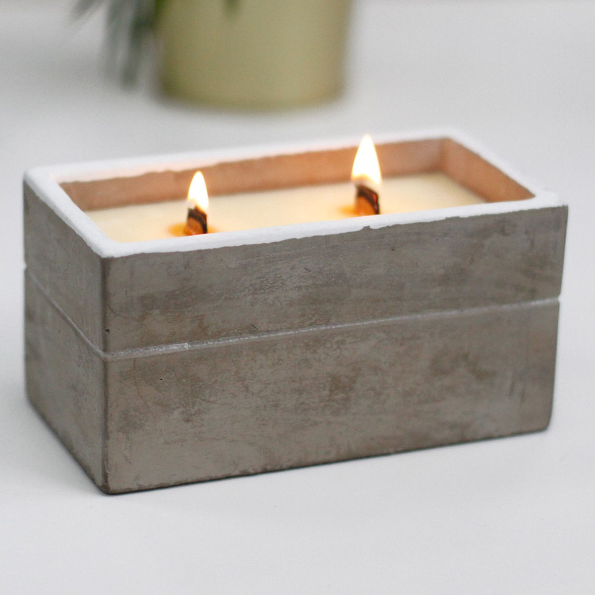Concrete Woodwick Candle – Spiced South Sea Lime