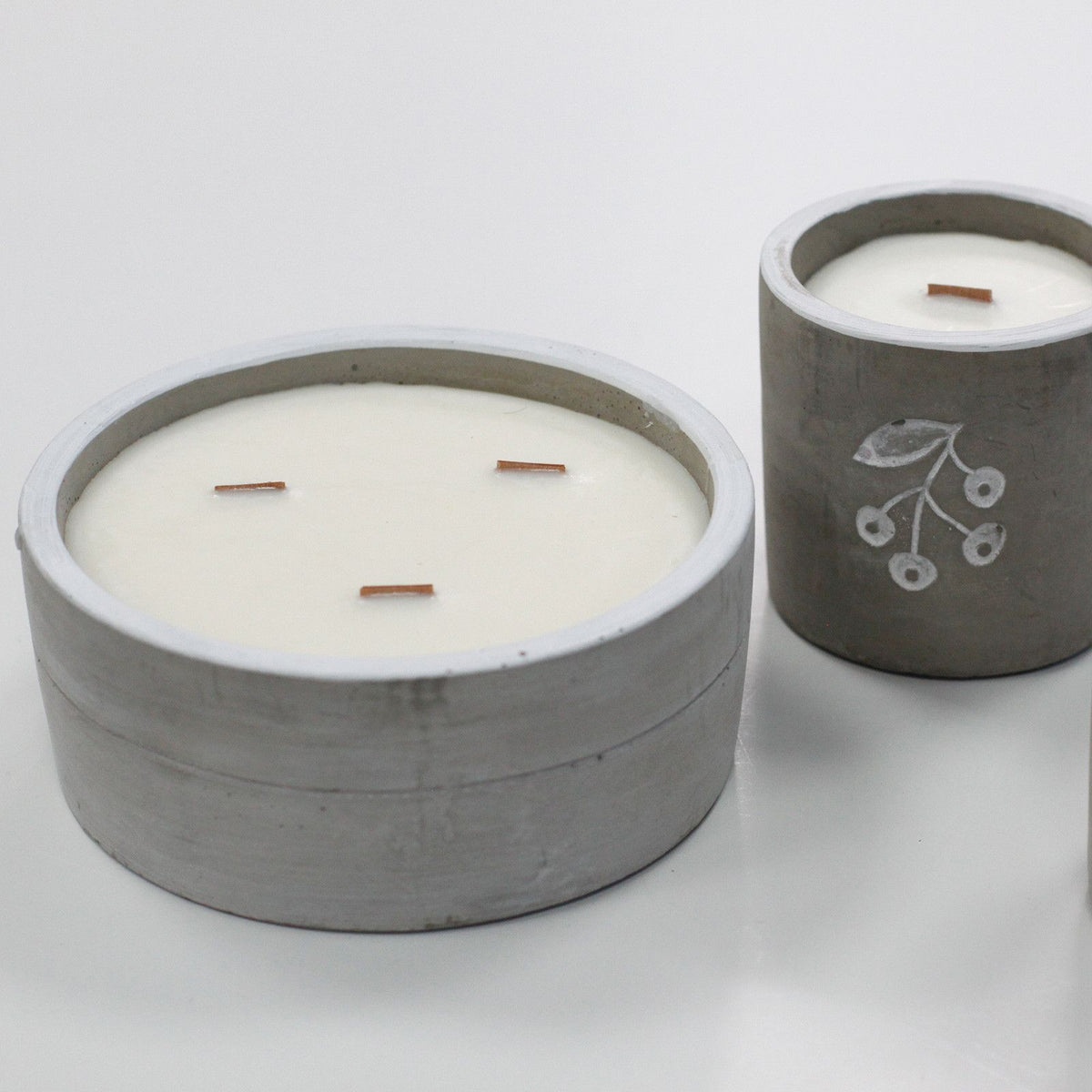 Concrete Woodwick Candle – Vanilla & Orange