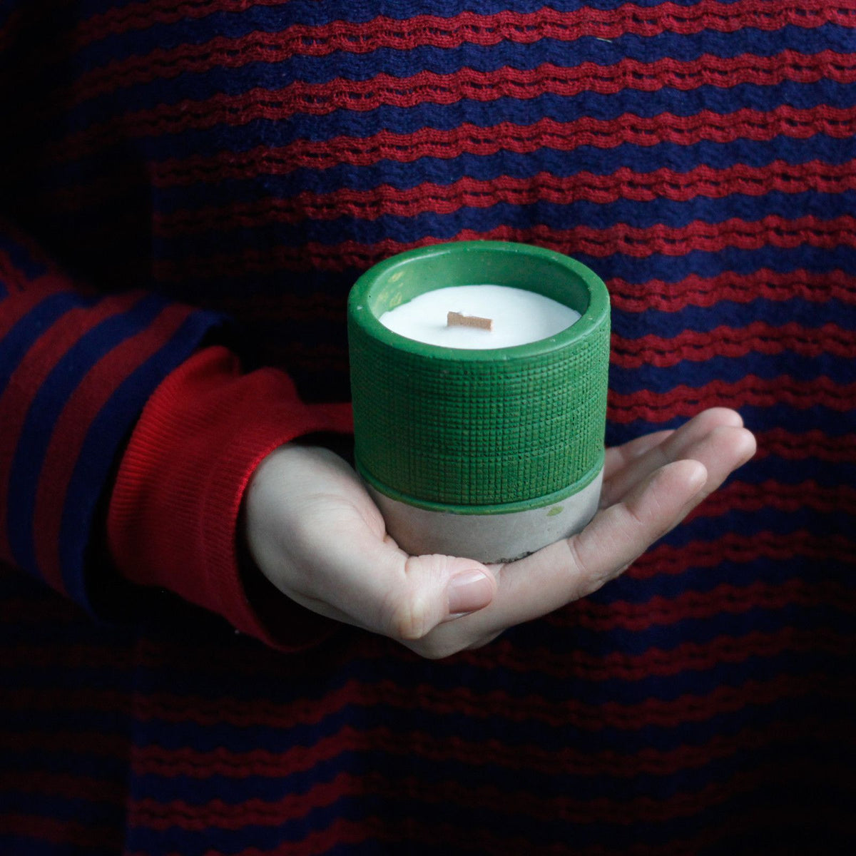 Concrete Woodwick Candle – Sea Moss & Herbs